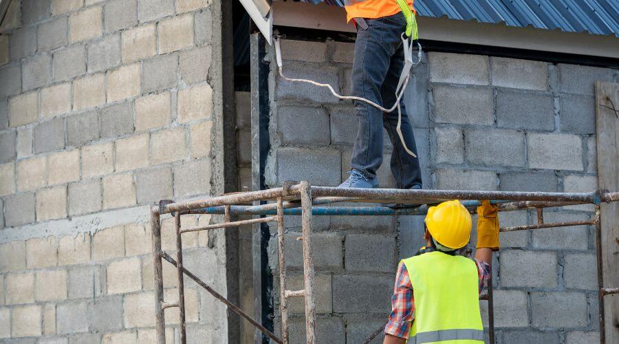 Professional gutter cleaning in Youngsville, NM